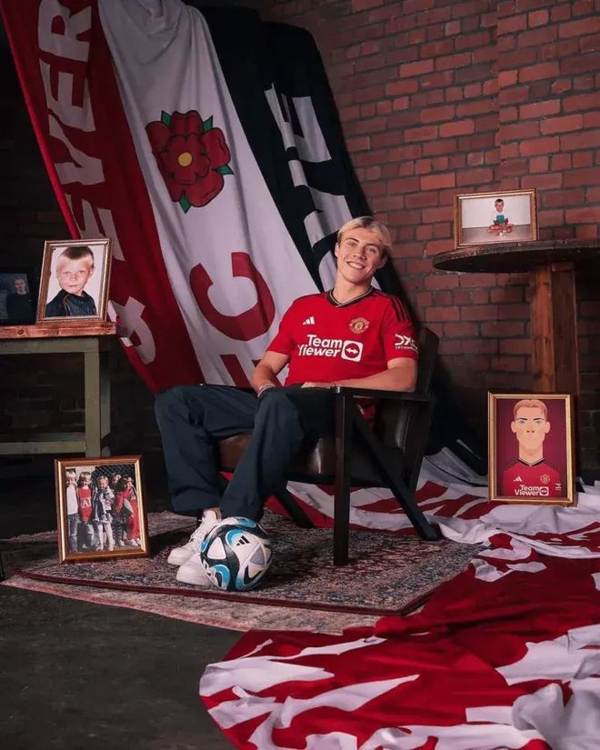 爱游戏-曼联训练开放日；关键时刻官宣签约引欢呼；欧联在即；心理建设被强调的简单介绍-爱游戏